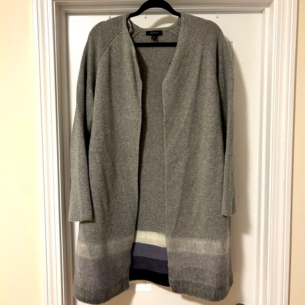 Long gray sweater with colored detail on bottom